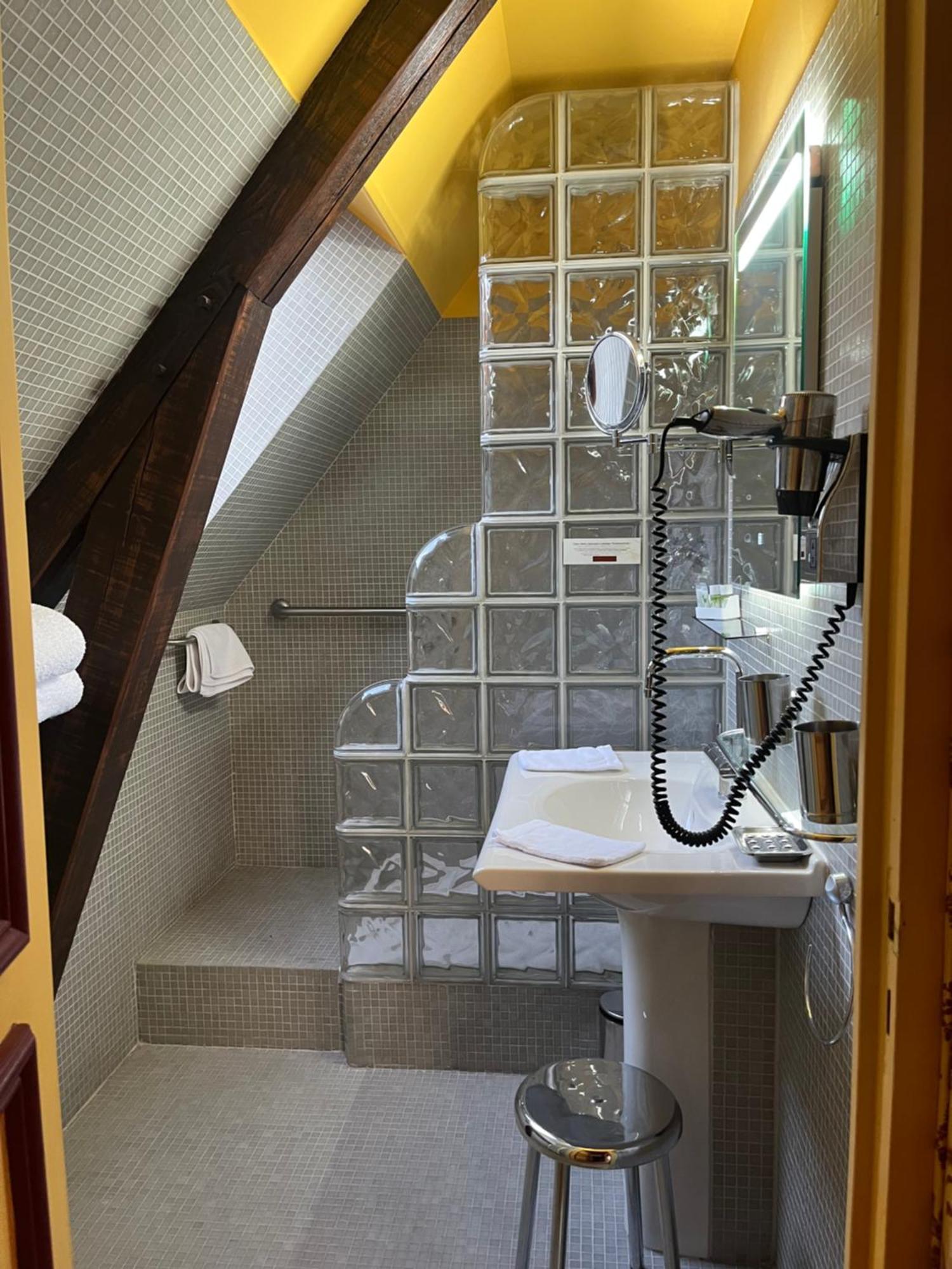 Auberge Du Val Au Cesne Saint-Clair-sur-les-Monts Esterno foto
