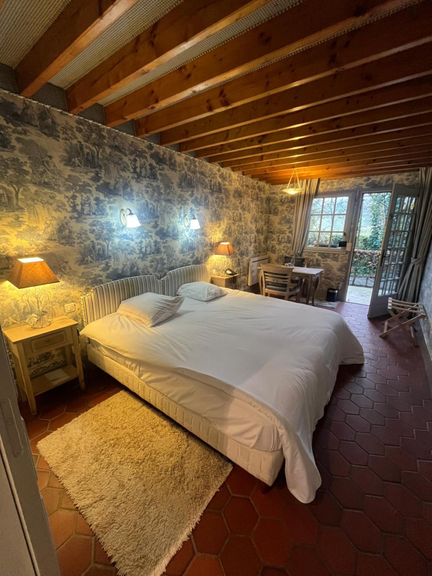 Auberge Du Val Au Cesne Saint-Clair-sur-les-Monts Esterno foto
