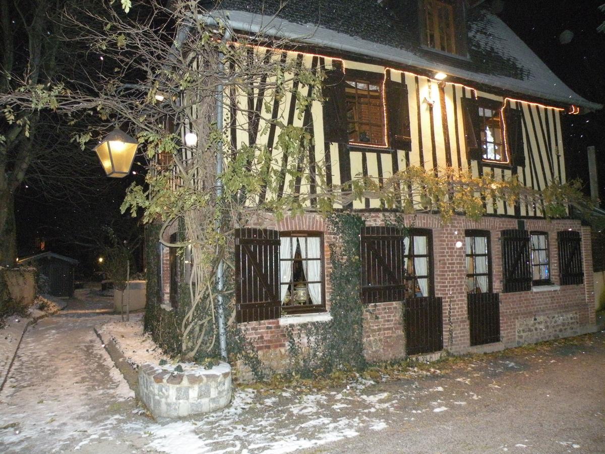 Auberge Du Val Au Cesne Saint-Clair-sur-les-Monts Esterno foto